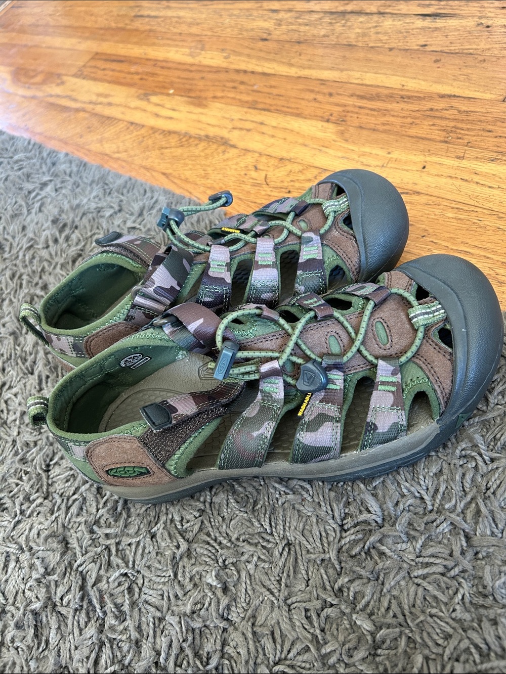 Keen Newport H2 Big Sports Sandals Brown Green Camo Big Kids US Size 5